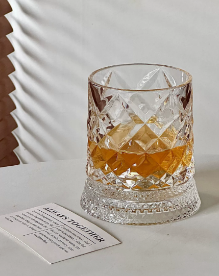 🥛💎Hot Sale 50% OFF✨🔥360° Rotating Whiskey Glass Tumbler